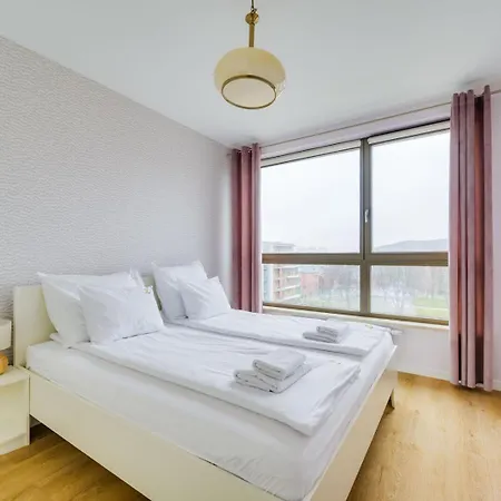 Prostywynajem Garrison Skyline Parking Apartment Gdansk