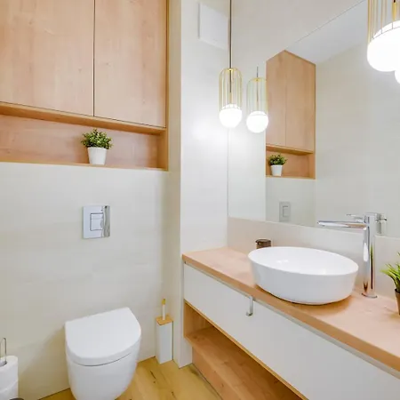 Prostywynajem Garrison Skyline Parking