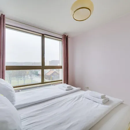 Prostywynajem Garrison Skyline Parking