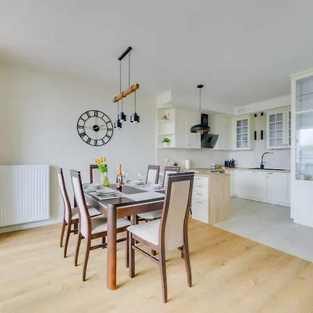 Prostywynajem Garrison Skyline Parking