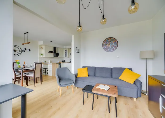 Апартаменты Prostywynajem Garrison Skyline Parking